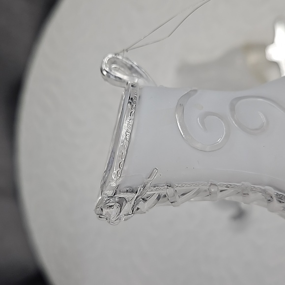 DEPT 56 FROSTED ACRYLIC ICE SKATES SET OF 3 - Picture 8 of 8